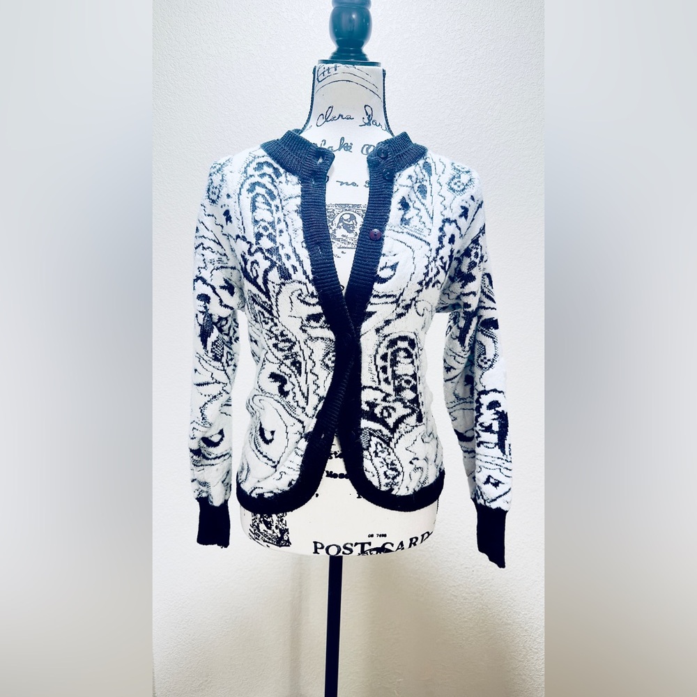 VERY RARE LeRoy Knitwear Vintage Black and White Patterned Cardigan - Small/Med